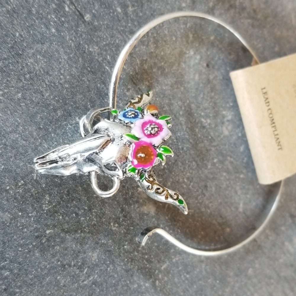 So Western boho Floral Wreath Steer head Bracelet - Picture 6 of 8
